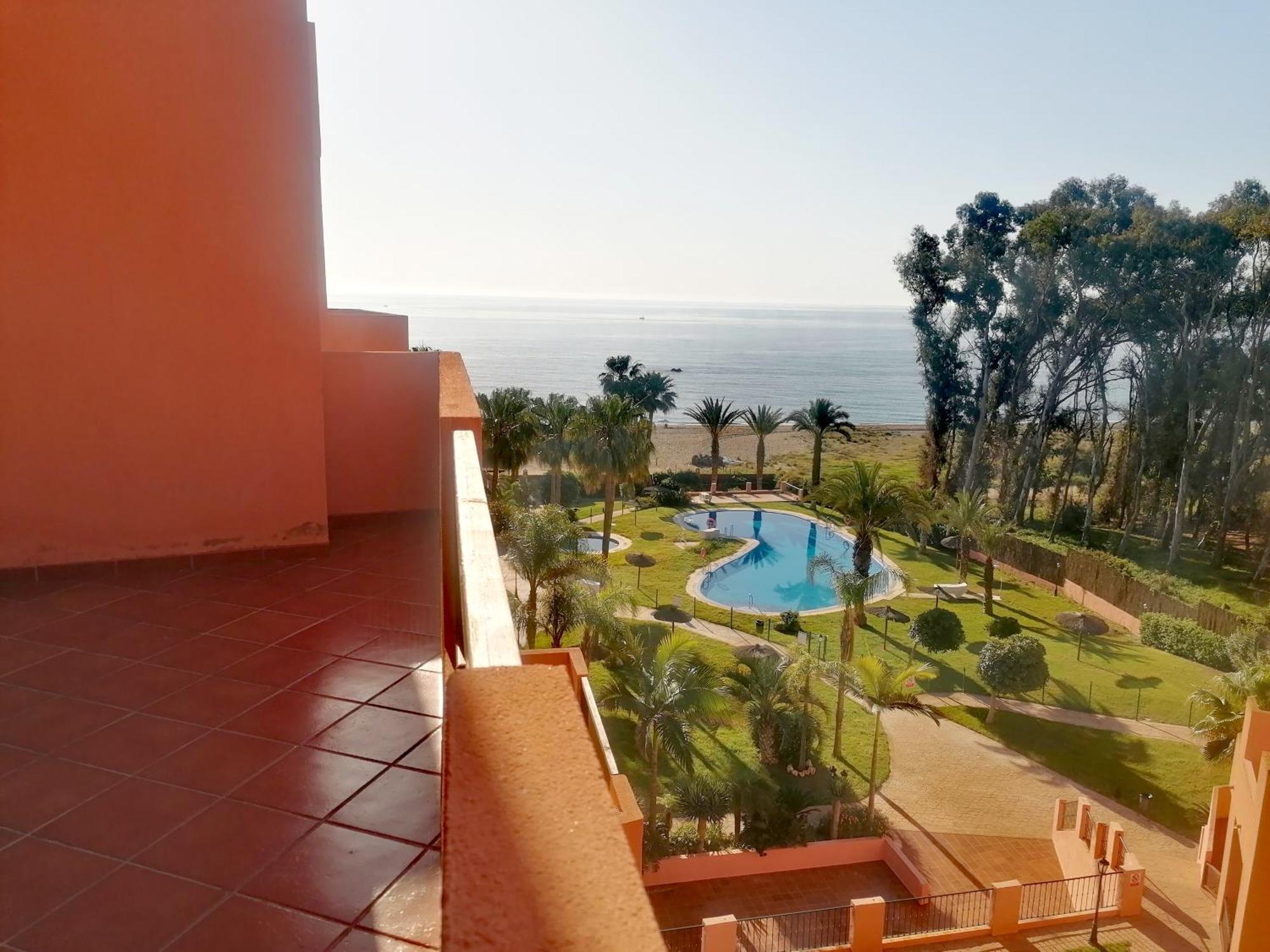 Cn-340 Suites Estepona Room photo