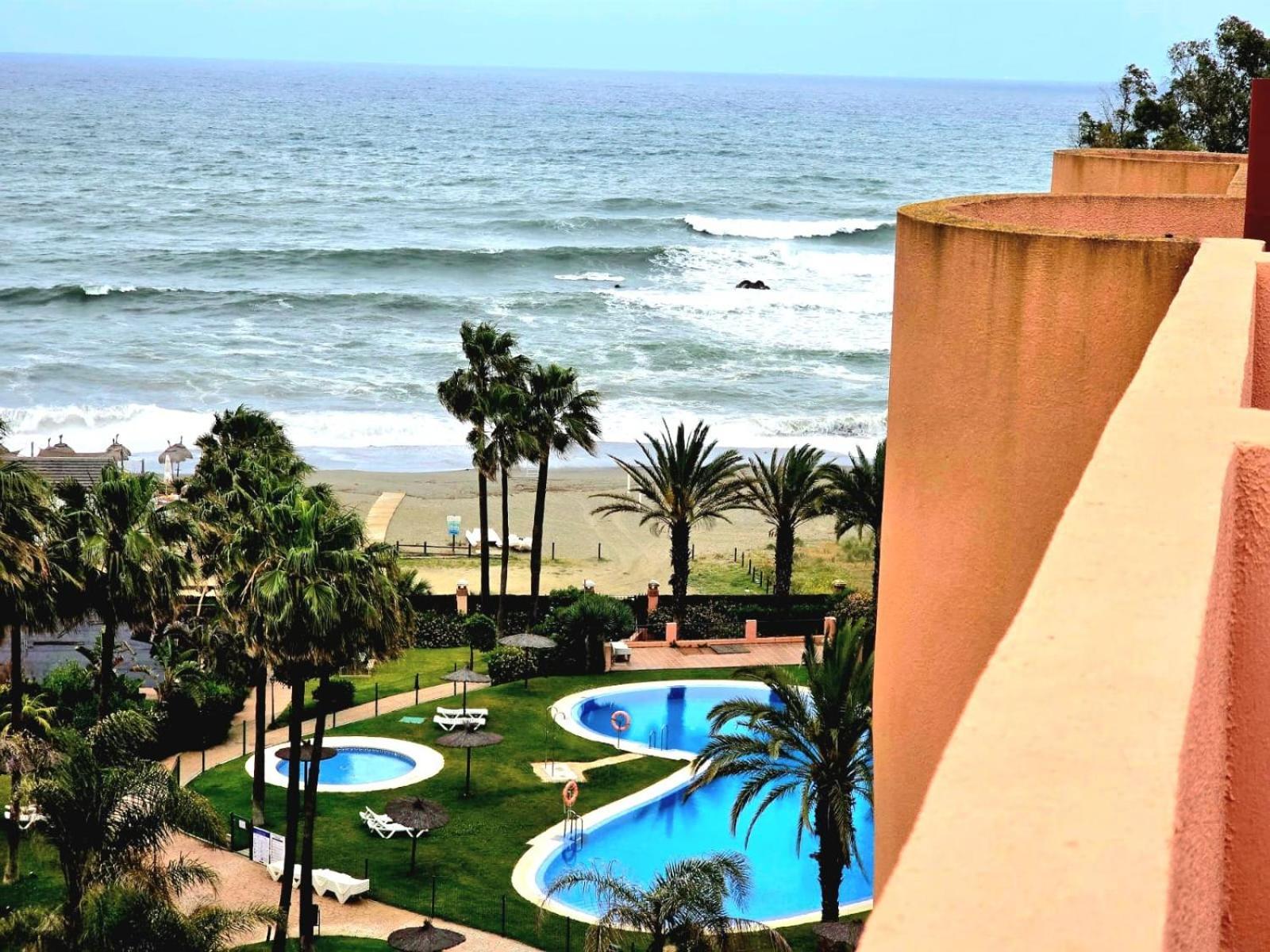 Cn-340 Suites Estepona Room photo